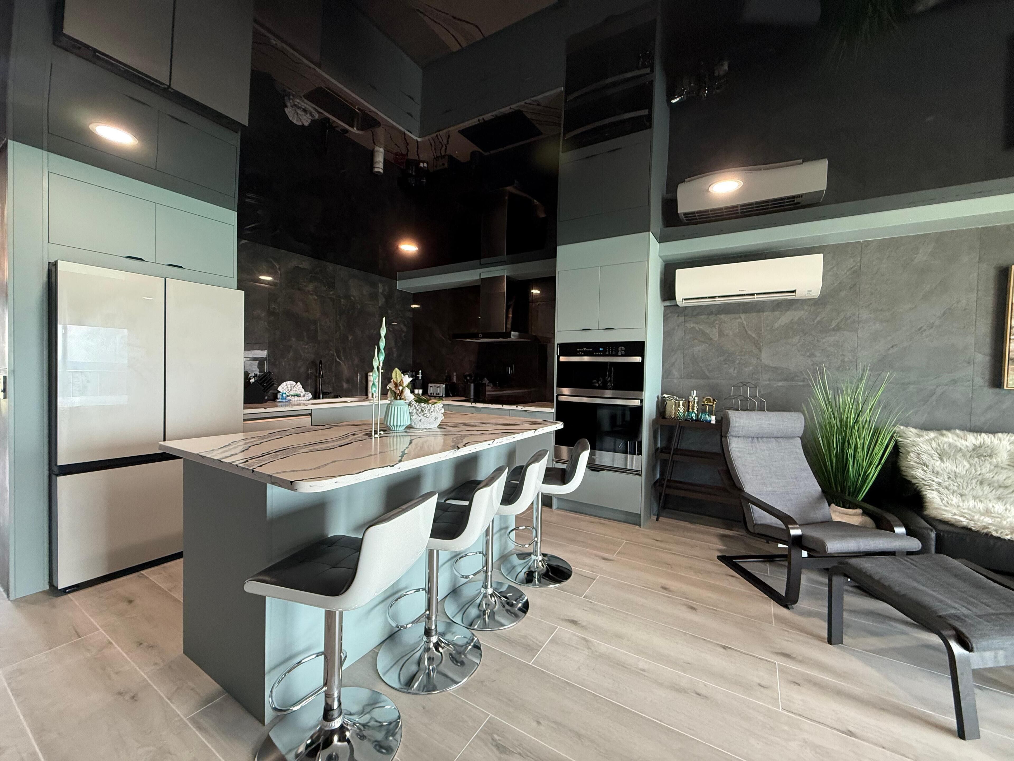 Condo, 1 King Bed with Sofa bed (The Summit 1305) | Private kitchen