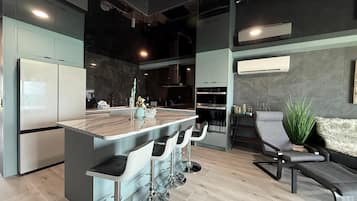 Leilighet, 1 kingsize-seng med sovesofa (The Summit 1305) | Eget kjøkken