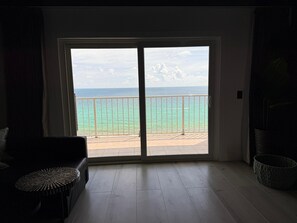 Condo, 1 King Bed with Sofa bed (The Summit 1305) | Interior