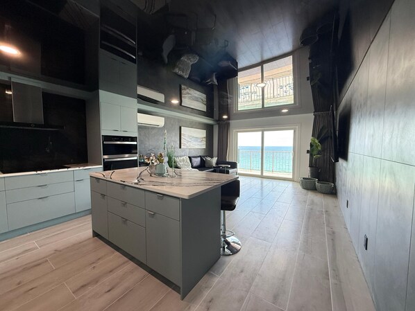 Condo, 1 King Bed with Sofa bed (The Summit 1305) | Interior