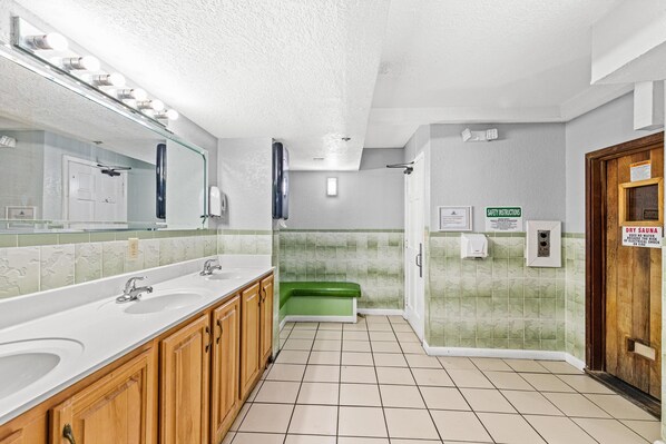 Condo, 1 King Bed with Sofa bed (The Summit 1305) | Bathroom
