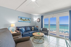 Condo, 1 cama King size y sofá cama (The Summit 712) | Área de sala de estar