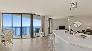 Condo, 1 King Bed with Sofa bed (Aquavista 804E) | Exterior