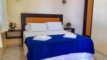 Minibar, wifi gratis y ropa de cama