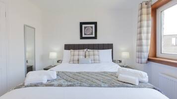 2 bedrooms, iron/ironing board, travel crib, free WiFi