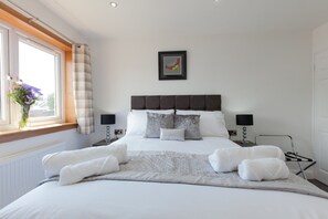 2 bedrooms, iron/ironing board, travel cot, free WiFi