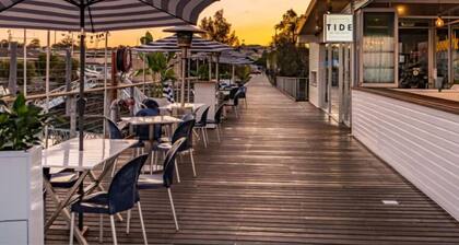 Peaceful apartment, steps away from the Manly hub