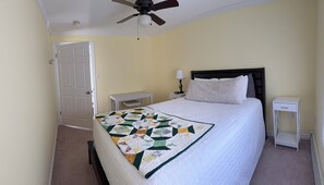 3 makuuhuonetta, työpöytä, silitysrauta/-lauta, ilmainen Wi-Fi