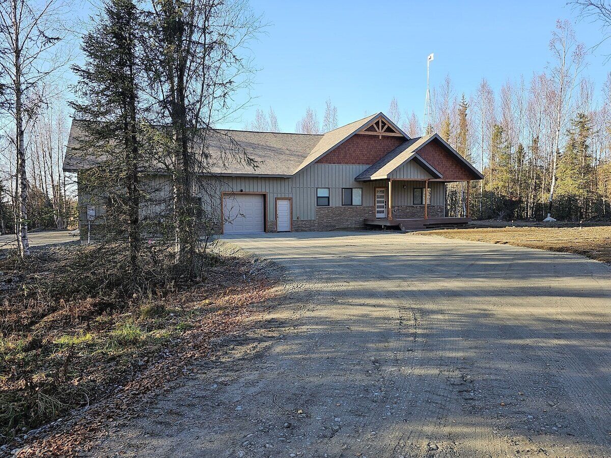 Spacious Home Between the Rivers