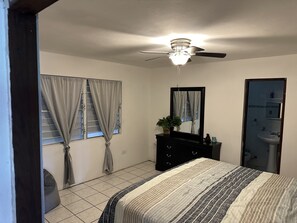 3 bedrooms, free WiFi, bed sheets, wheelchair access