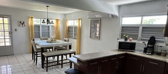 Countryside villa- 3 bedroom, 2 bath close to rainforest! 