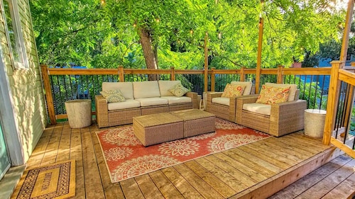 Beautiful 3 bedroom century home steps from uptown