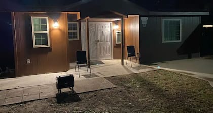 Outpost Cottage - Sleeps 3 Great Price!