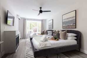 2 Schlafzimmer, Schreibtisch, Bügeleisen/Bügelbrett, WLAN