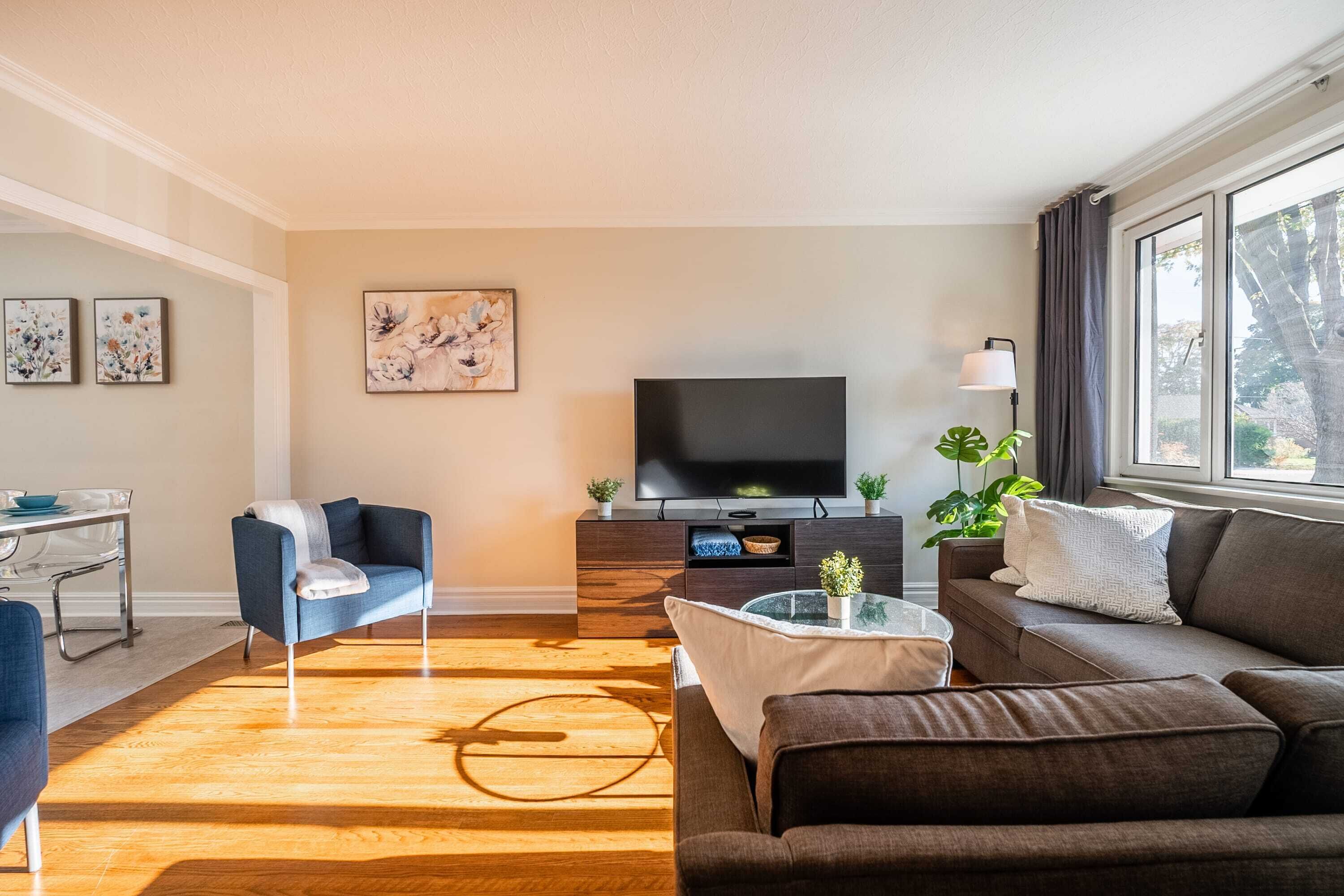 NEW 3BR Home w/ Hot Tub!