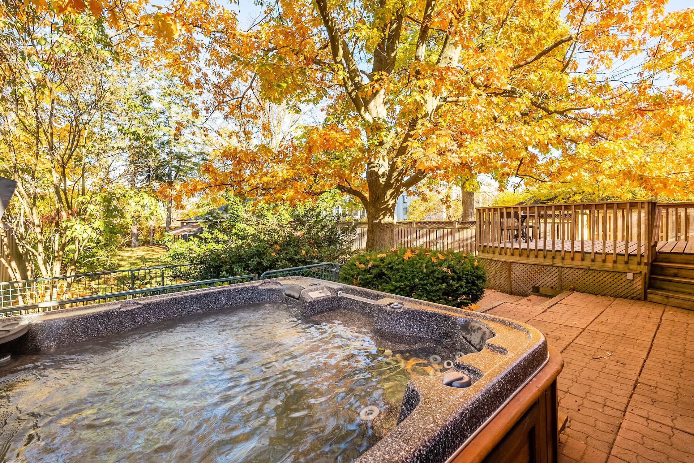 NEW 3BR Home w/ Hot Tub!