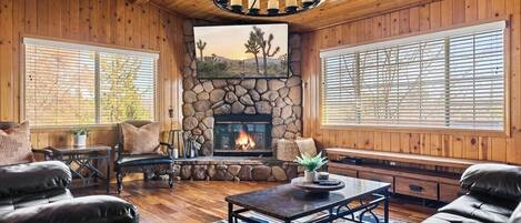 Televisie en een open haard