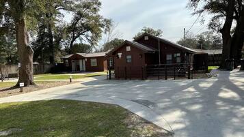 Enceinte de lâhĂ©bergement