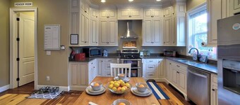 Spacious Lakeside Home, Pet-Friendly w/Dock & Boatslip