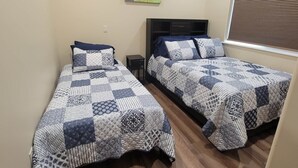 2 bedrooms, WiFi (free), bed sheets - Cozy Apartment Between the Rivers (Soldotna)