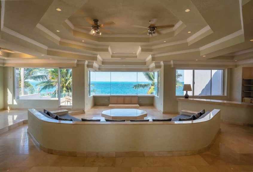 Villa Serena | 6br | Beachfront & Private Pool - Cancún