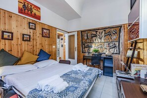 1 quarto, ferros/tábuas de passar roupa, acesso à internet