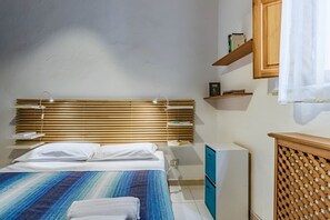 1 bedroom, iron/ironing board, internet, bed sheets