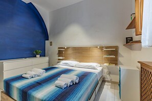 1 bedroom, iron/ironing board, Internet, bed sheets