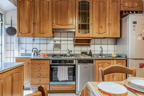 Oven, stovetop, dishwasher