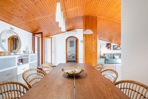 Dining - Cozy 95 sqm apartment for 6 people, located on the 4th and top floor of a building with lift (NOT suitable for the disabled). The property is located in Giardini Naxos, a wonderful seaside area near Taormina, a few minutes on foot from the beaches. The a (Giardini Naxos)