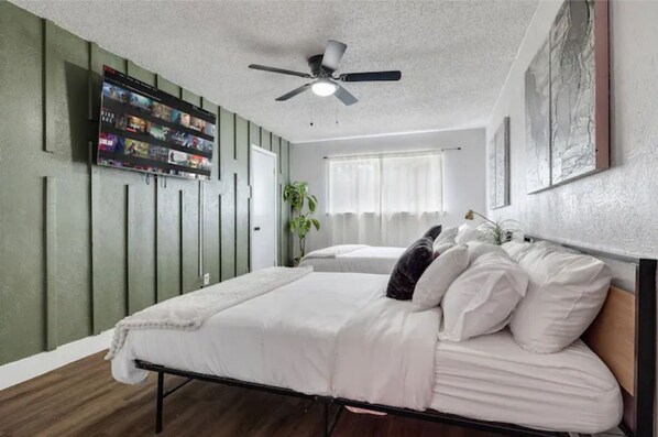 5 bedrooms, travel crib, free WiFi
