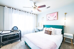 4 bedrooms, desk, iron/ironing board, WiFi