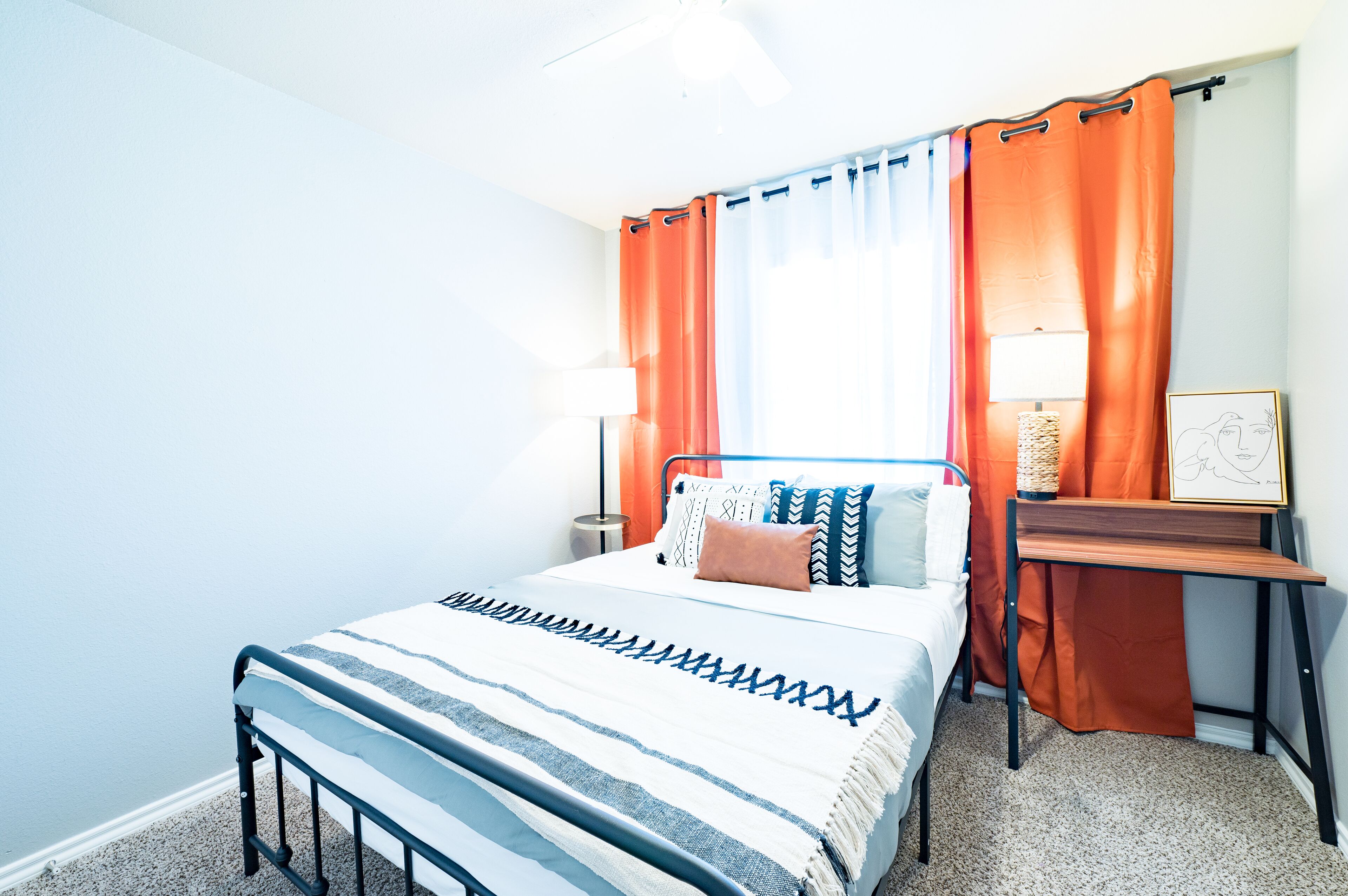 Monthly special/4rooms/3fullbath/walk to College 