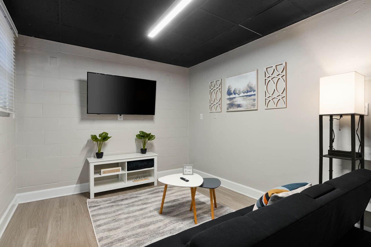 Minutes->Downtown Fast Wi-Fi Remote Workspace