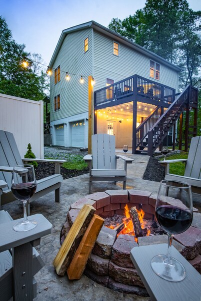 Private Saddleback Retreat - Ultimate Game Room, Hot Tub, Fire Pit