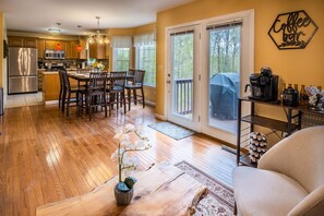 Smart TV, table tennis