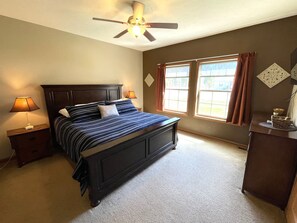 3 bedrooms, iron/ironing board, free WiFi, bed sheets