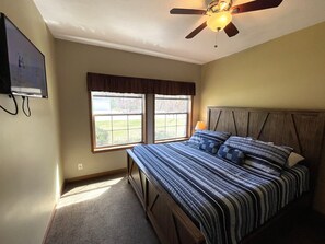 3 bedrooms, iron/ironing board, free WiFi, bed sheets