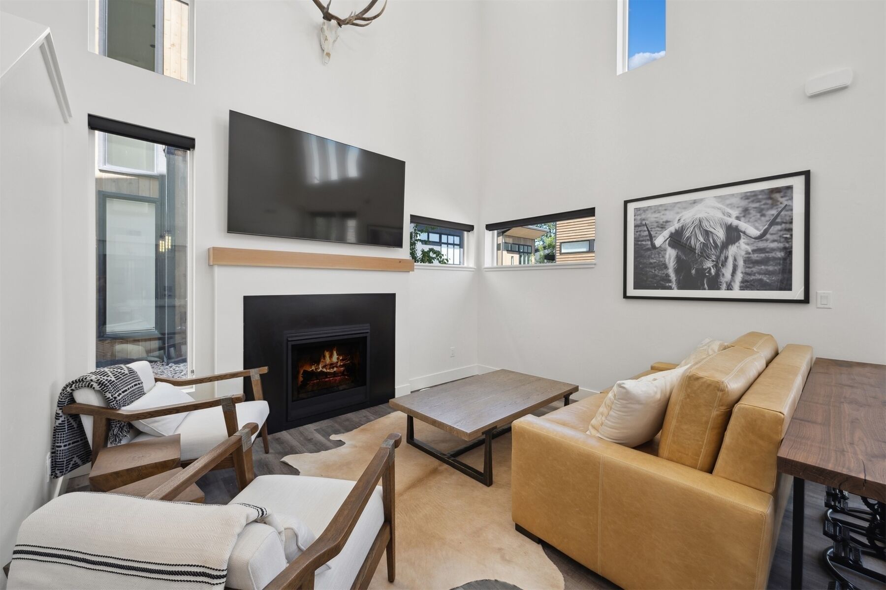 Quarry B12 - Brand new 2023 3BD 3.5BA Quarry unit! Sleeps 10 with access to