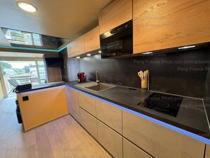 Fridge, dishwasher, cookware/dishes/utensils