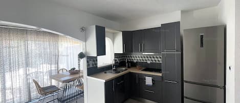 Fridge, dishwasher, cookware/dishes/utensils