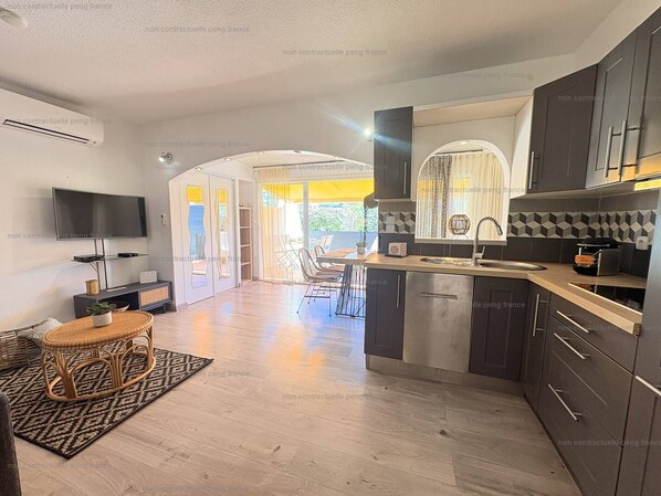 Fridge, dishwasher, cookware/dishes/utensils