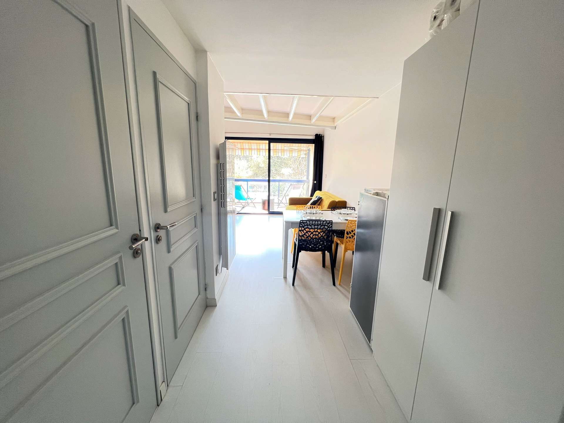 T2 Maisonette-wohnung Mit Terrasse Und Klimaanlage In Residenz Mit Swimmingpool Für 4 Personen - Sanary-sur-Mer