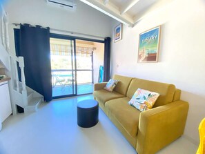 Living area - T2 duplex apartment with terrace and air conditioning in residence with swimming pool for 4 (SANARY SUR MER)