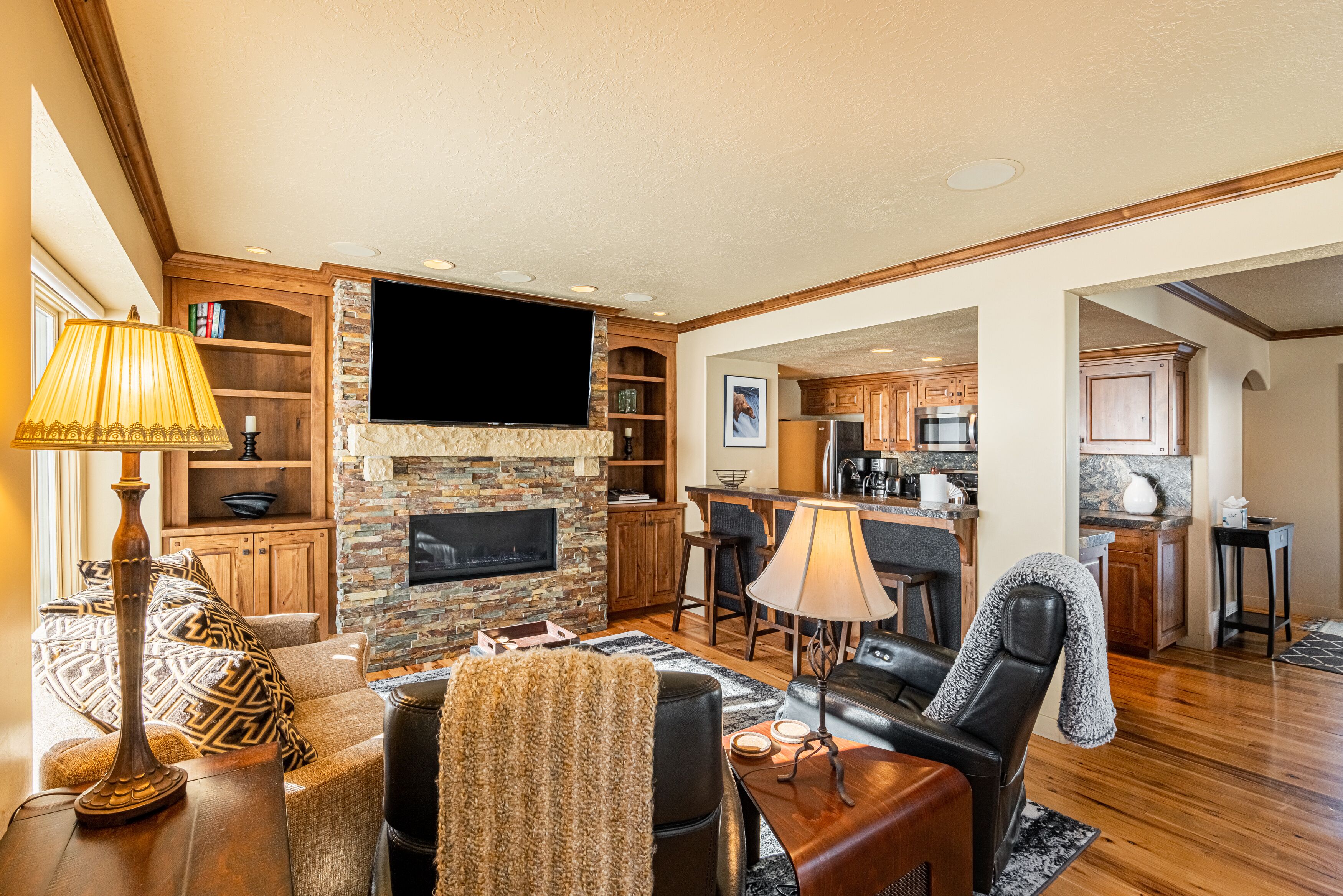 Beautiful Modern Home in Great Location, Hot Tub +Patio, Luxury Amenities! Deer Valley Wildflower 9