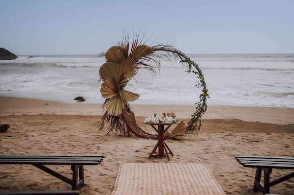 Chaise longue, serviettes de plage