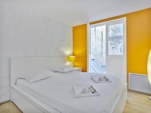 1 chambre, fer et planche à repasser, Wi-Fi, literie fournie