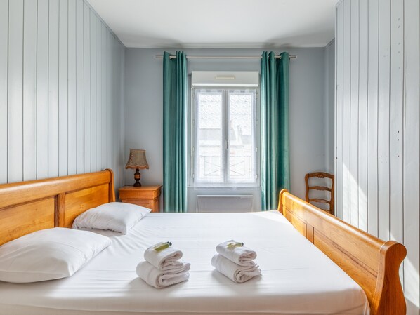 2 sovrum, resesäng, wi-fi och sängkläder