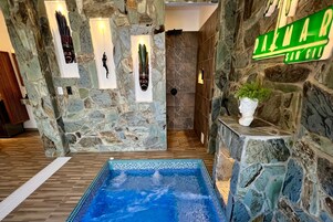 65-inch Smart TV with digital channels, TV, Netflix