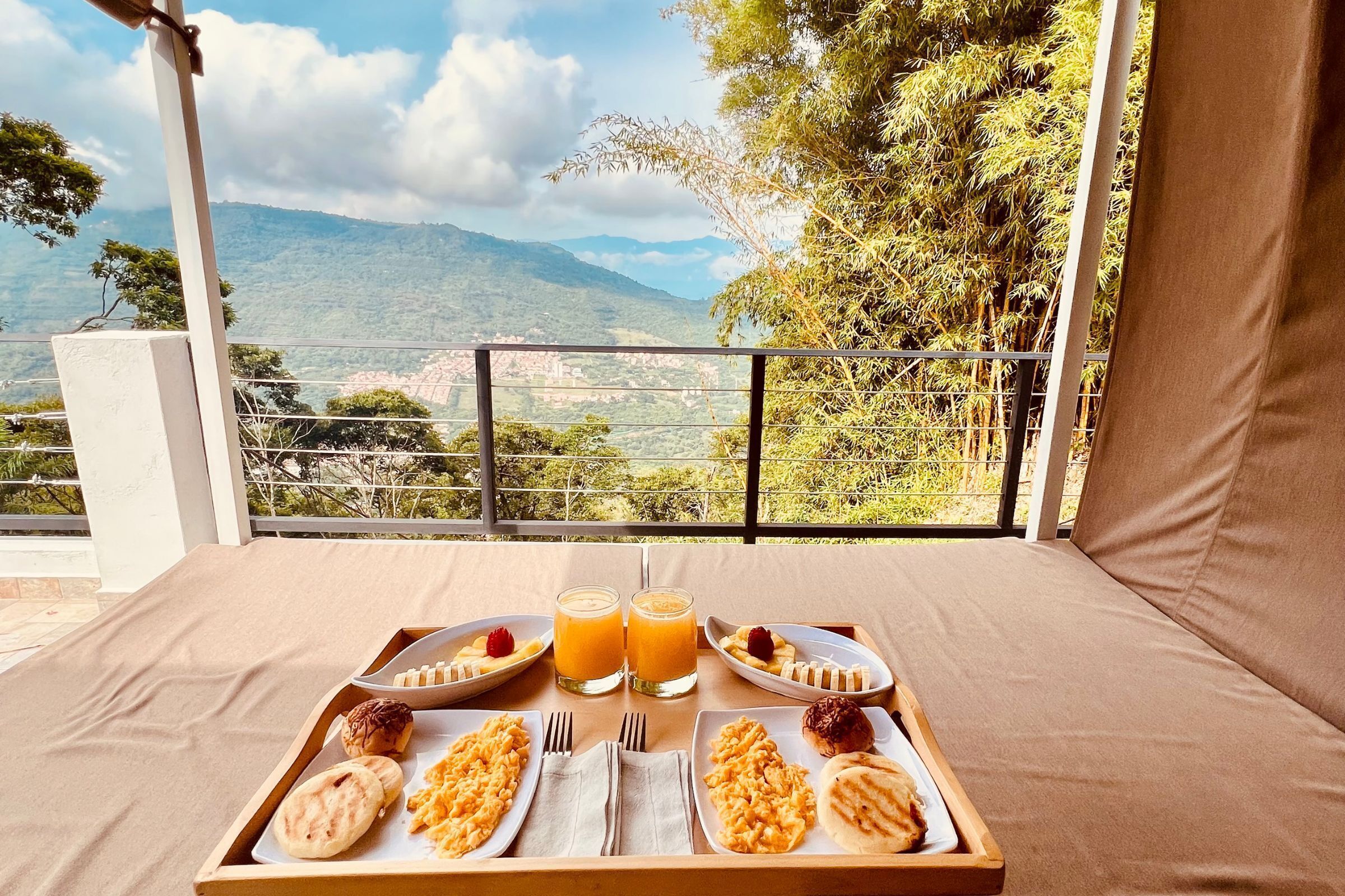 Ruokailu omassa huoneessa